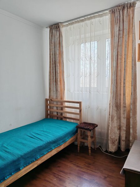 Doamna Ghica, Ziduri Intre Vii